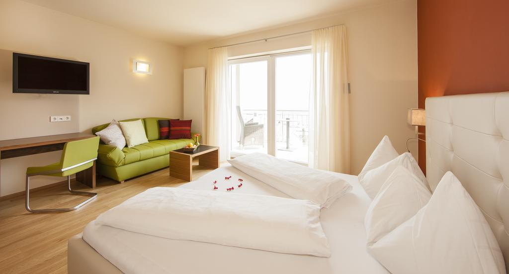 Hotel Residence Pernhof Termeno Eksteriør billede
